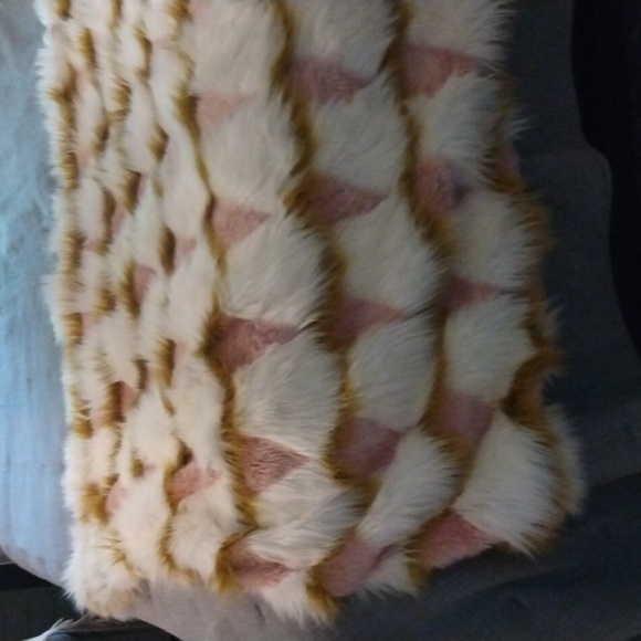 Anthropologie Bedding Beautiful Funky Boho Furry Anthropologie